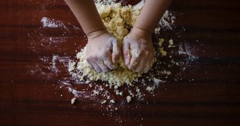 Waarom is bakpoeder zo belangrijk tijdens het bakken